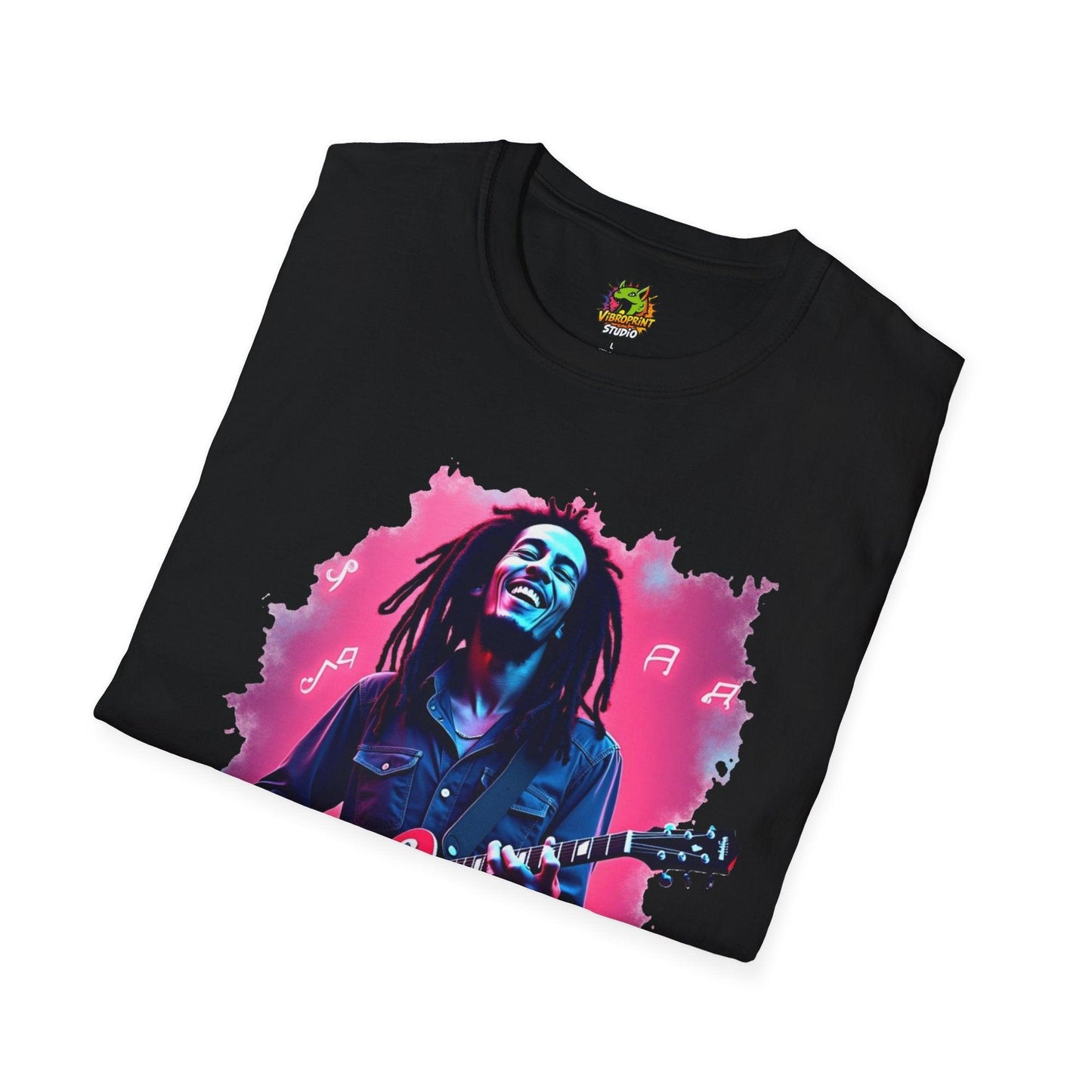 - - Bob Marley T-Shirt - Spirit of Jamaica - custom-made. perfect gift idea. Order yours now and stand out with this exclusive piece!