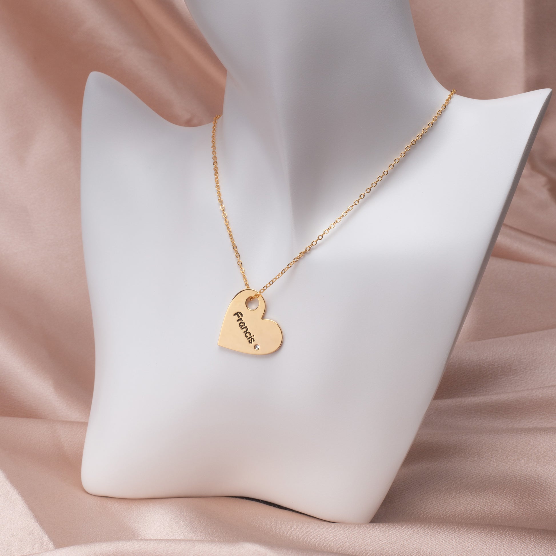 Copper heart choker necklace clasped around a mannequin's neck, demonstrating its adjustable length and snug fit. (Emphasizes adjustability and fit)