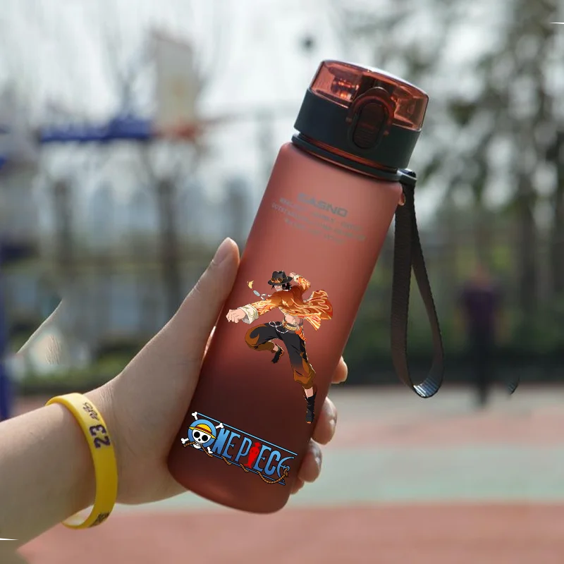 One Piece water bottle, Luffy close-up, 560ml