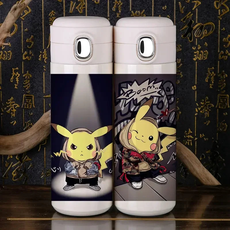 Pikachu Thermos - Close-up on Pikachu design, yellow background, 350ml.